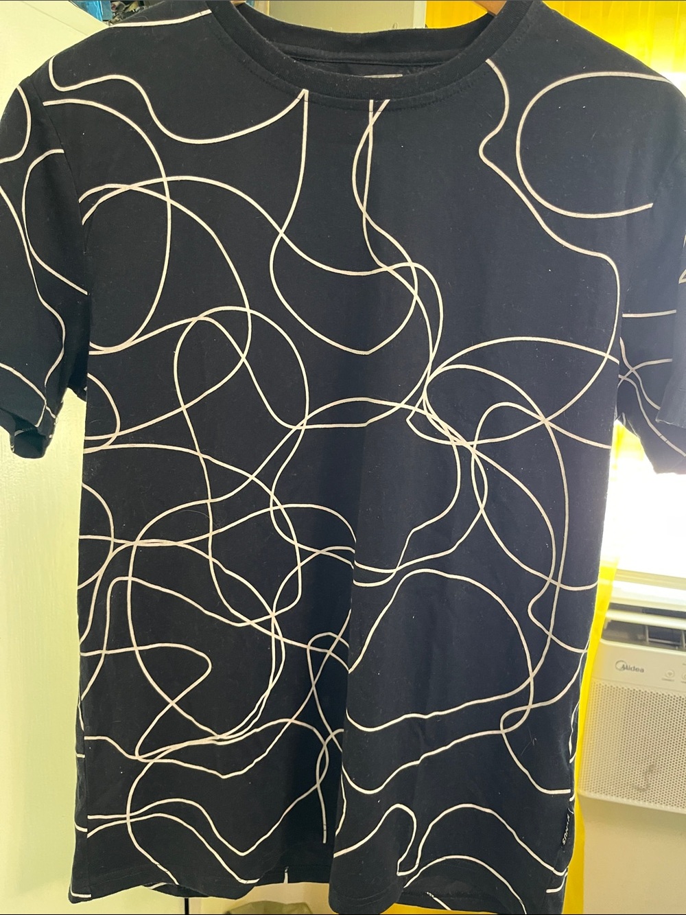 Black Men's Graphic Crew Neck T-Shirt with White Line Print